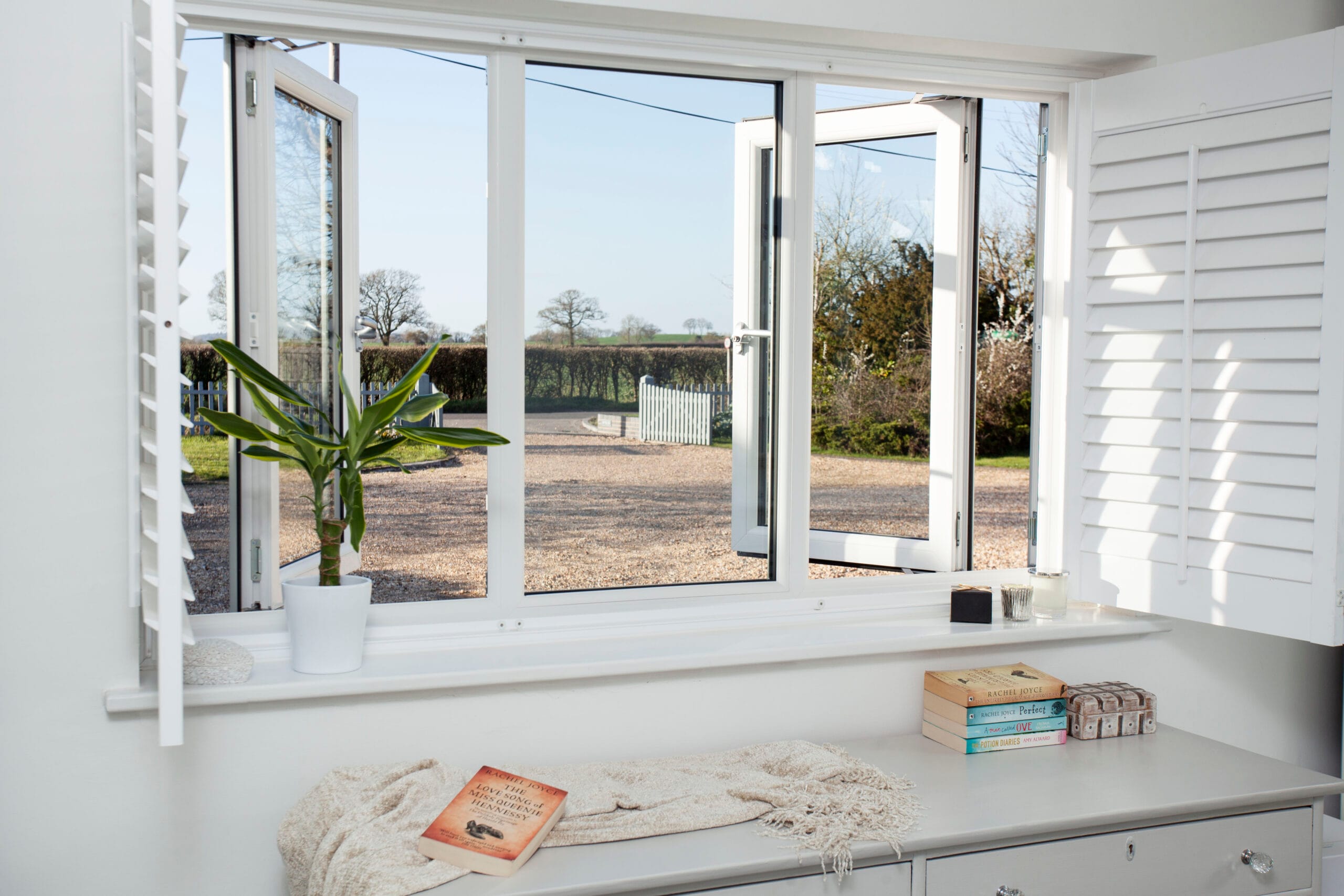 Energy-efficient glazing in a uPVC door