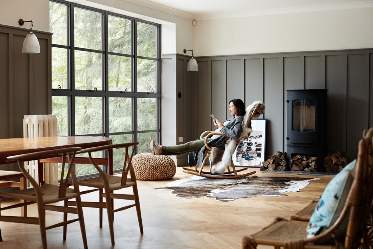 Steel-look slimline aluminium window with glazing bars