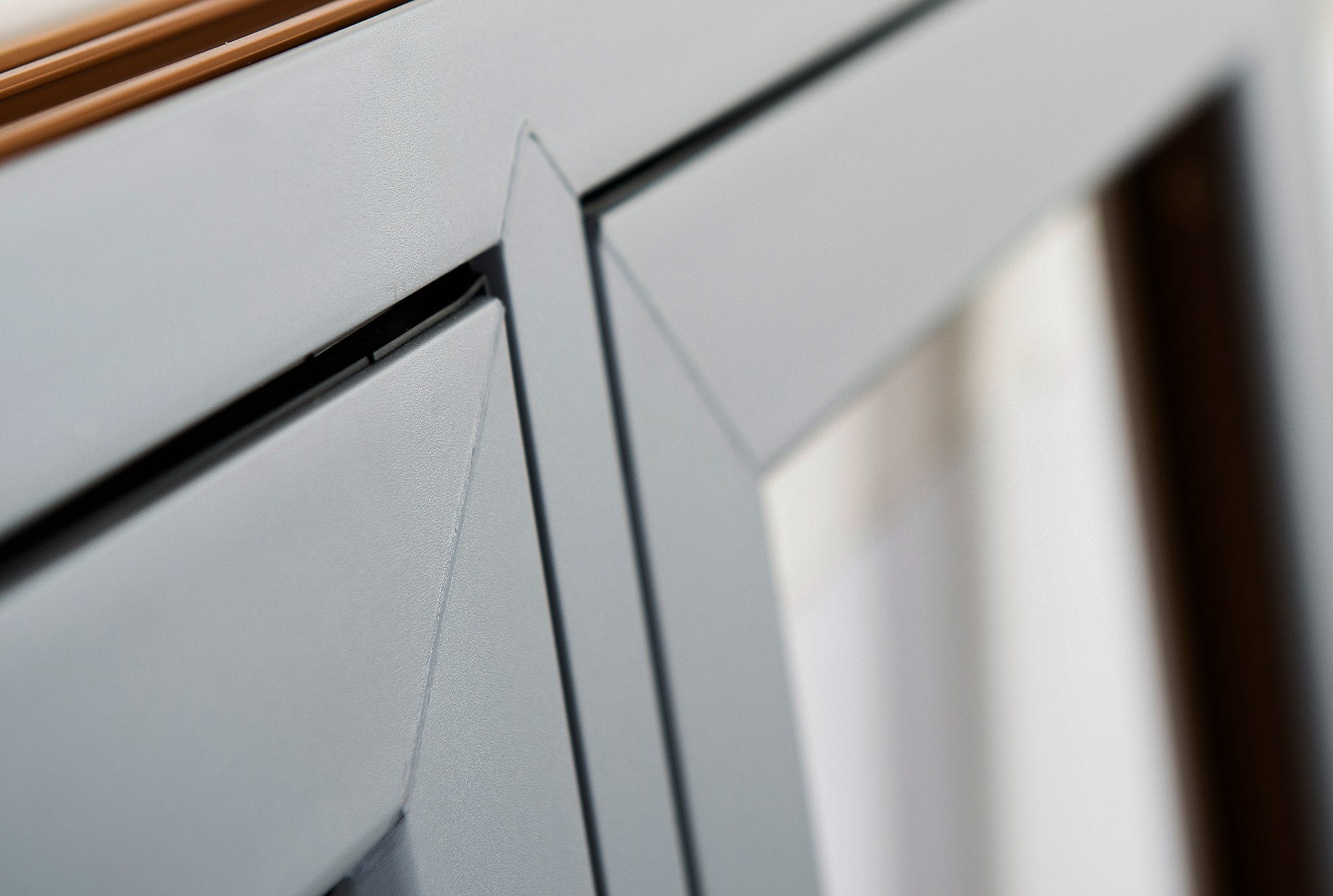 Irish Oak woodgrain flush sash window - close-up detail